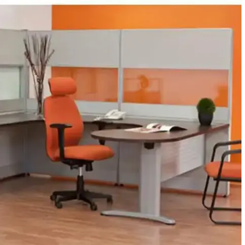 White Modular Desk / Desk With Privacy Panel / Compact Office Set-Up