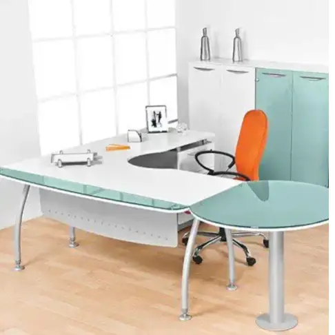 Minimalist Curved Office Desk / Monochrome Look / Space-Saving Design