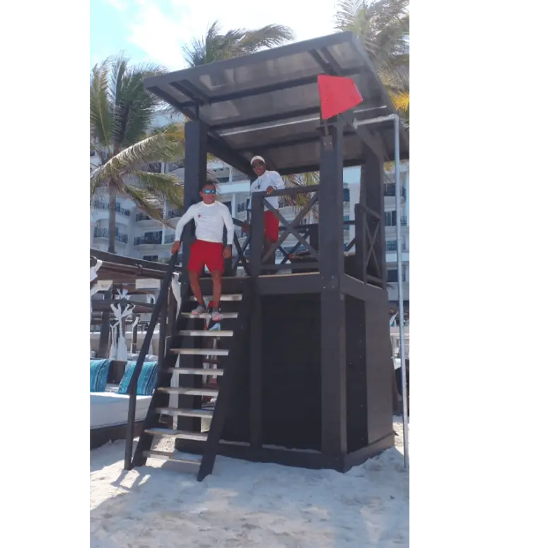 Lifeguard Tower Solutions / Lifesaver Seating Alternatives / Plastic Lifeguard Watchtowers