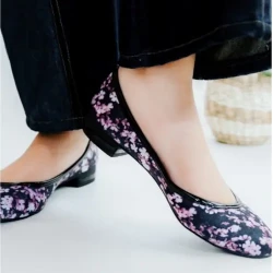 Personalized Floral Ballet Flats / Tailored Occasion Footwear / Distinctive Party Design